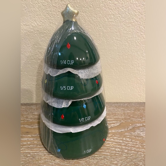 Target Bullseye Playground Green Christmas Tree Ceramic Measuring Cups Set of 4 - Picture 4 of 4